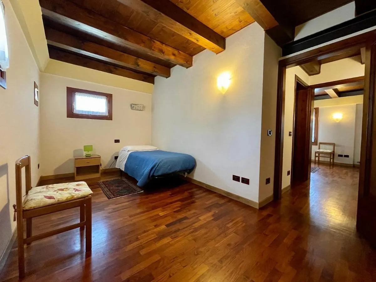 Alla Barchessa di Villa Querini Preganziol 0*,  Italia