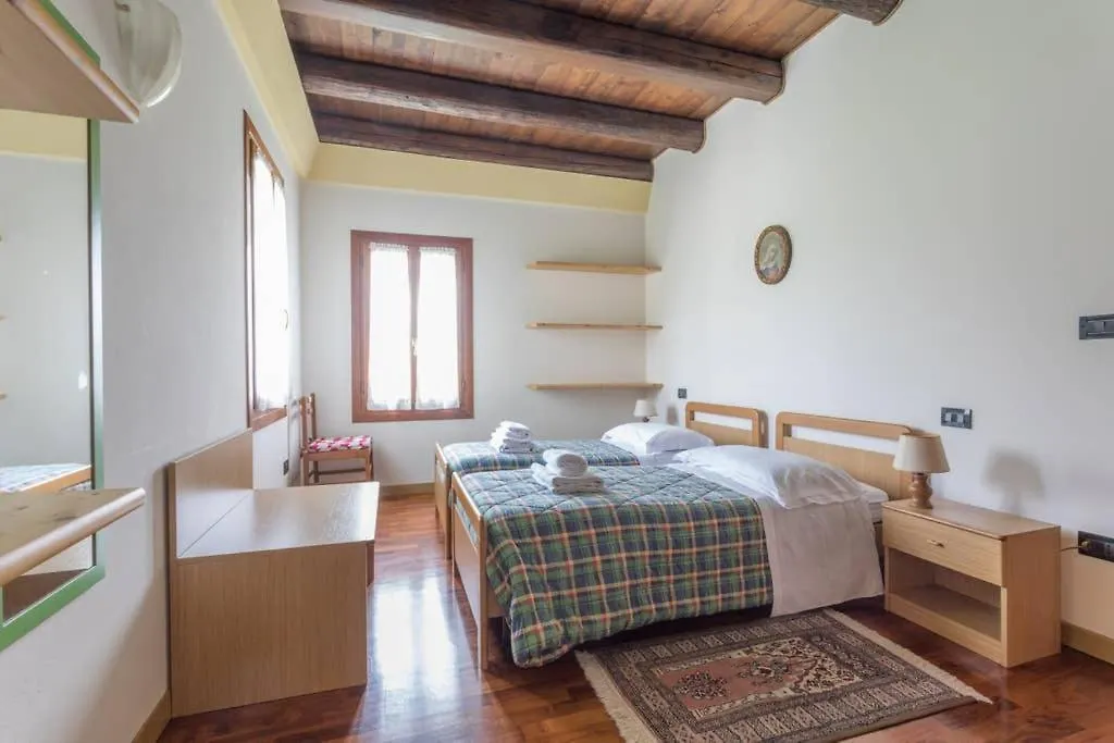 Alla Barchessa di Villa Querini Preganziol 0*,